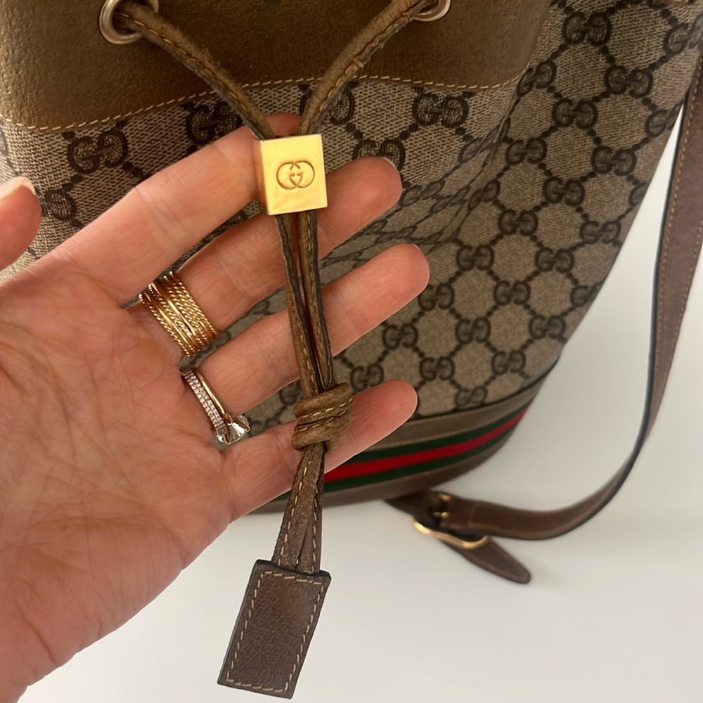 Gucci Vintage Bucket Bag - Picture 15 of 17